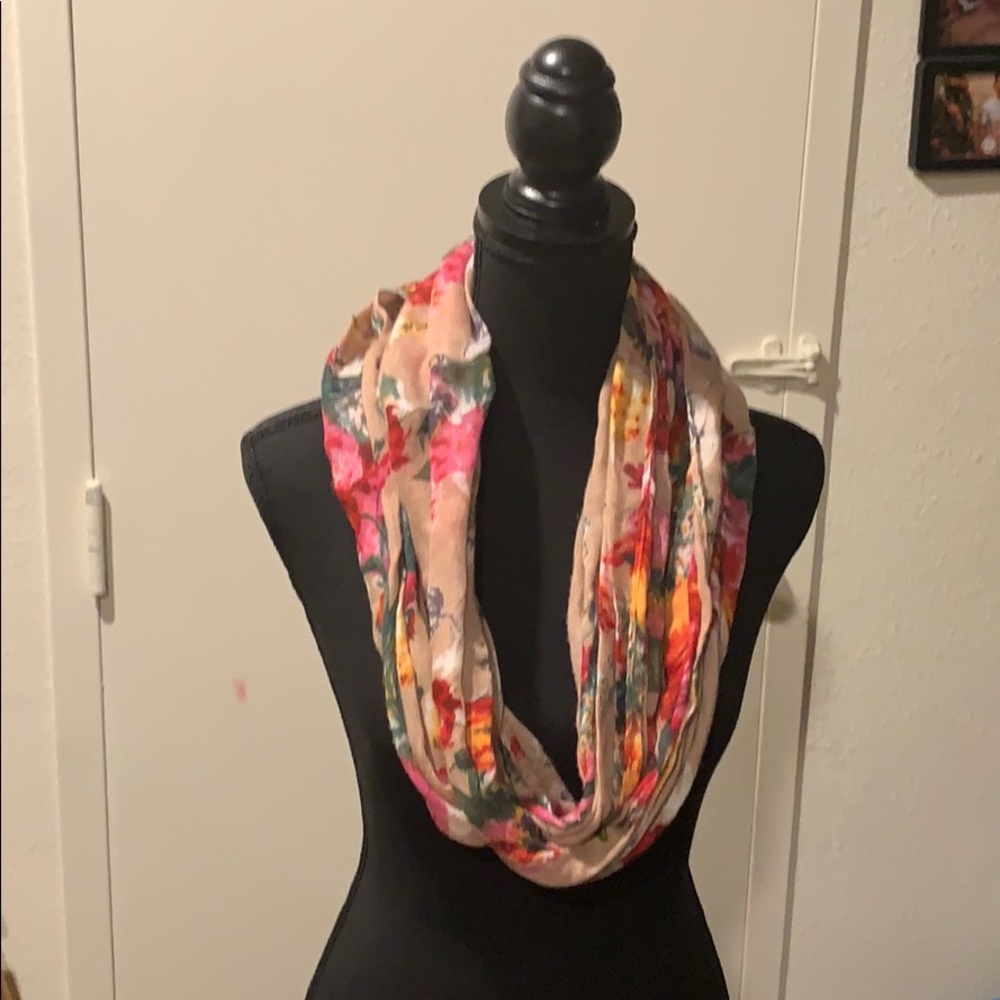 Floral scarf 🧣